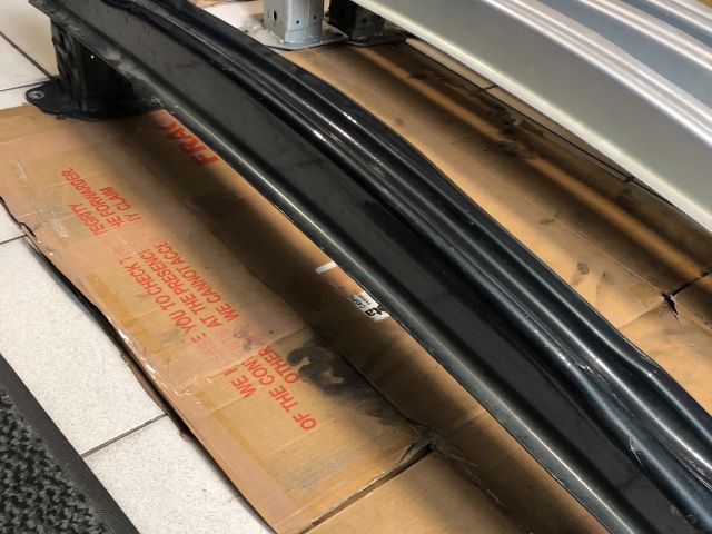 bontott SKODA OCTAVIA IV Hátsó Lökhárító Merevítő (Fém)