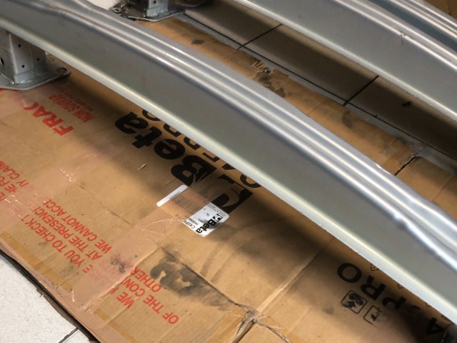 bontott SKODA OCTAVIA IV Hátsó Lökhárító Merevítő (Fém)