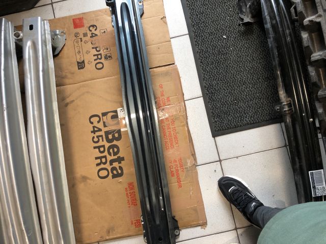 bontott SKODA OCTAVIA IV Hátsó Lökhárító Merevítő (Fém)