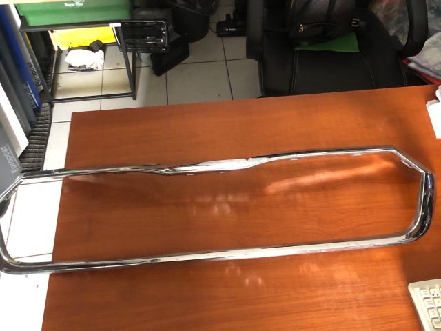 bontott SKODA OCTAVIA IV Hűtőrács