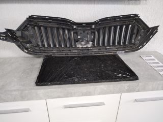 bontott SKODA OCTAVIA IV Hűtőrács