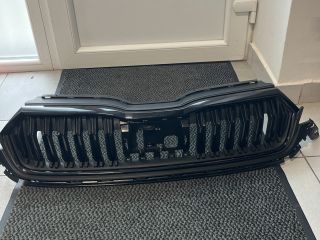 bontott SKODA OCTAVIA IV Hűtőrács