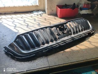 bontott SKODA OCTAVIA IV Hűtőrács