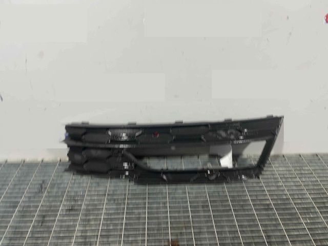 bontott SKODA OCTAVIA IV Hűtőrács