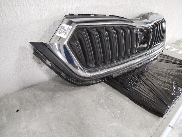 bontott SKODA OCTAVIA IV Hűtőrács