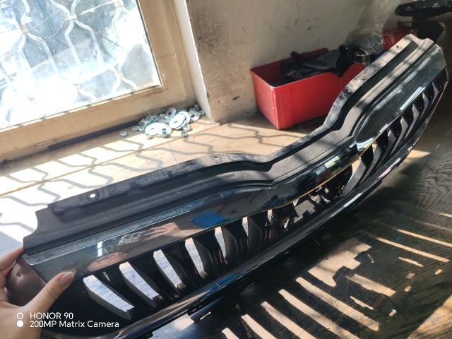 bontott SKODA OCTAVIA IV Hűtőrács