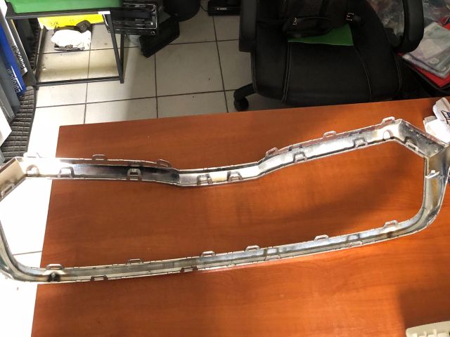 bontott SKODA OCTAVIA IV Hűtőrács