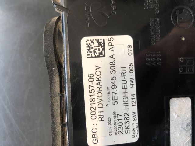 bontott SKODA OCTAVIA IV Jobb Belső Hátsó Lámpa