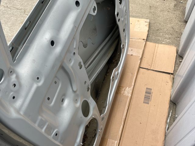 bontott SKODA OCTAVIA IV Jobb első Ajtó (Üres lemez)