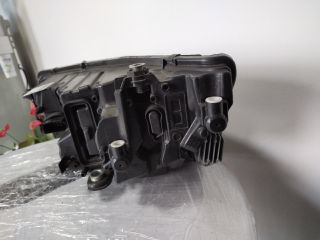 bontott SKODA OCTAVIA IV Jobb Fényszóró