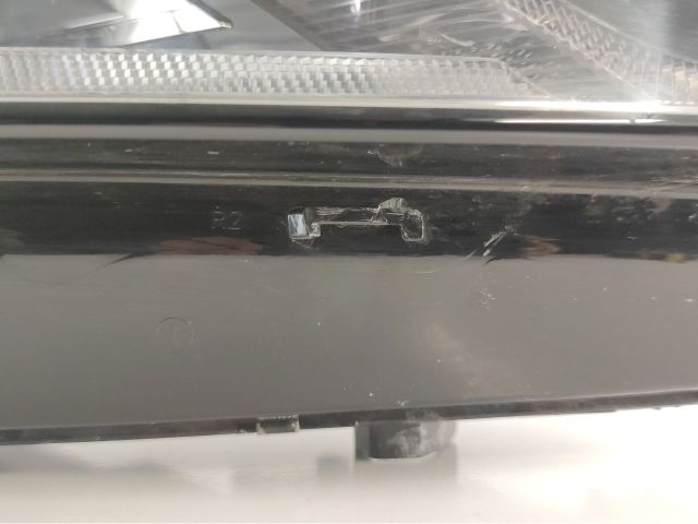 bontott SKODA OCTAVIA IV Jobb Fényszóró