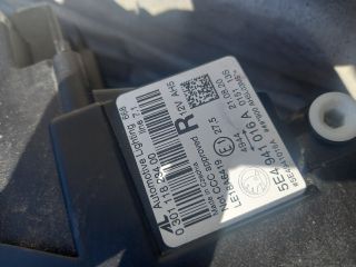 bontott SKODA OCTAVIA IV Jobb Fényszóró