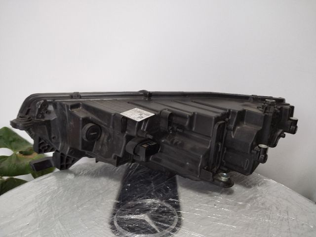 bontott SKODA OCTAVIA IV Jobb Fényszóró