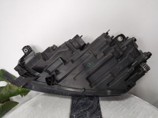 bontott SKODA OCTAVIA IV Jobb Fényszóró