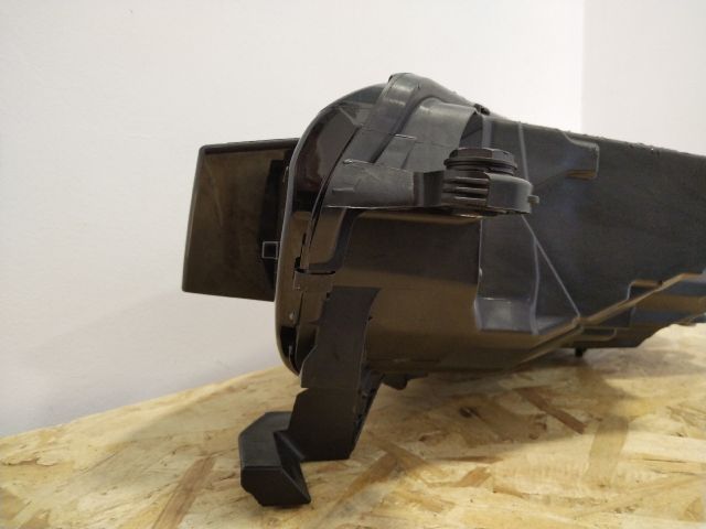 bontott SKODA OCTAVIA IV Jobb Fényszóró