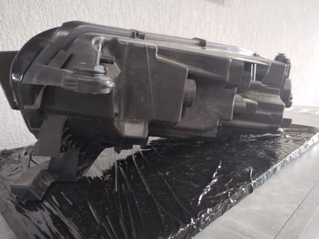 bontott SKODA OCTAVIA IV Jobb Fényszóró