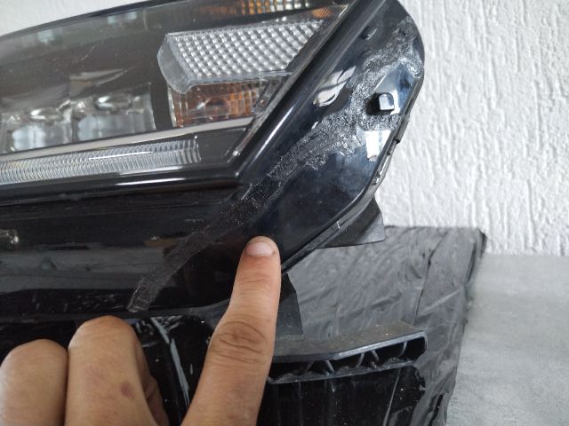 bontott SKODA OCTAVIA IV Jobb Fényszóró