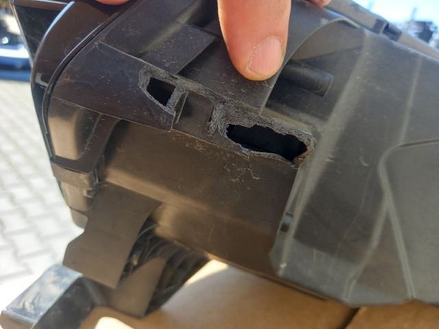 bontott SKODA OCTAVIA IV Jobb Fényszóró