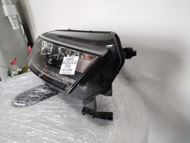 bontott SKODA OCTAVIA IV Jobb Fényszóró