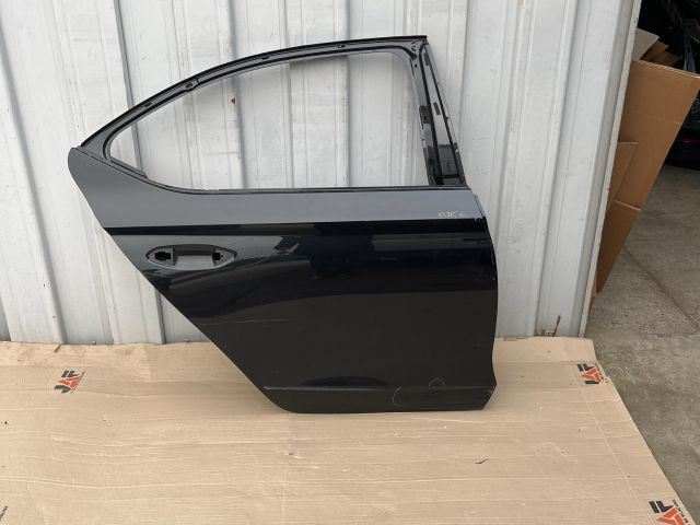 bontott SKODA OCTAVIA IV Jobb hátsó Ajtó (Üres lemez)