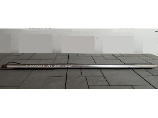 bontott SKODA OCTAVIA IV Jobb hátsó Vízlehúzó Gumicsík