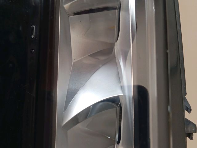 bontott SKODA OCTAVIA IV Jobb Ködfényszóró