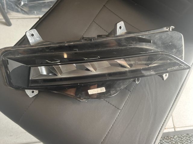 bontott SKODA OCTAVIA IV Jobb Ködfényszóró