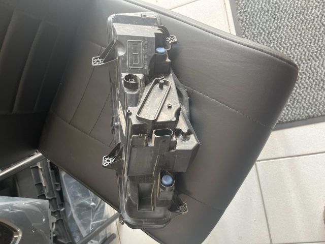 bontott SKODA OCTAVIA IV Jobb Ködfényszóró