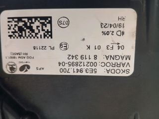 bontott SKODA OCTAVIA IV Jobb Ködfényszóró