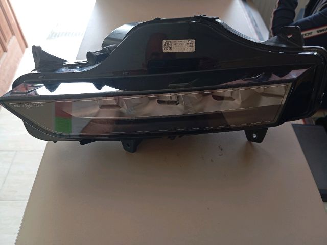 bontott SKODA OCTAVIA IV Jobb Ködfényszóró