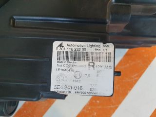 bontott SKODA OCTAVIA IV Jobb Ledes Fényszóró