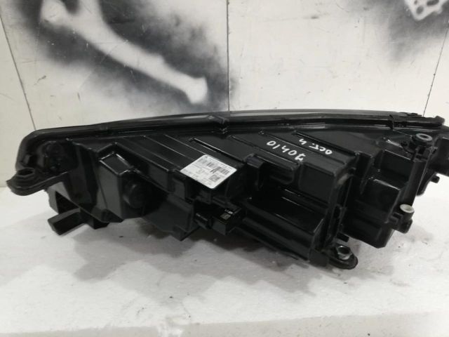 bontott SKODA OCTAVIA IV Jobb Ledes Fényszóró