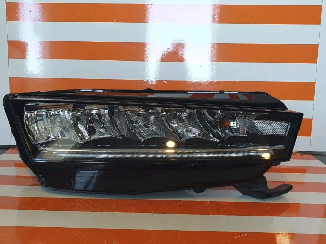 bontott SKODA OCTAVIA IV Jobb Ledes Fényszóró