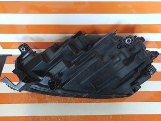 bontott SKODA OCTAVIA IV Jobb Ledes Fényszóró