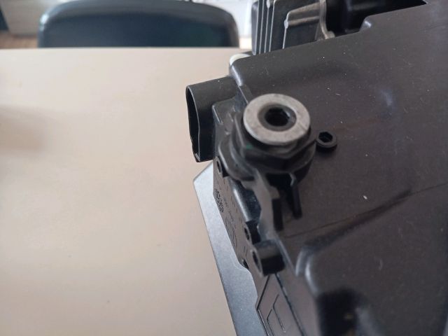 bontott SKODA OCTAVIA IV Jobb Ledes Fényszóró