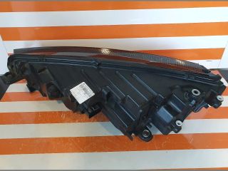 bontott SKODA OCTAVIA IV Jobb Ledes Fényszóró