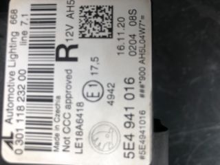 bontott SKODA OCTAVIA IV Jobb Ledes Fényszóró