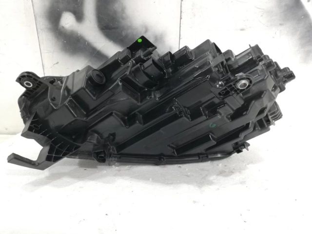 bontott SKODA OCTAVIA IV Jobb Ledes Fényszóró