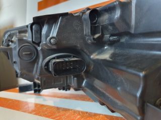 bontott SKODA OCTAVIA IV Jobb Ledes Fényszóró