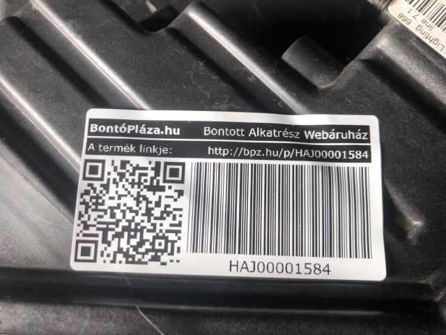 bontott SKODA OCTAVIA IV Jobb Ledes Fényszóró