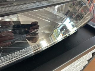 bontott SKODA OCTAVIA IV Jobb Ledes Fényszóró