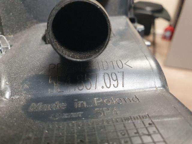 bontott SKODA OCTAVIA IV Kesztyűtartó