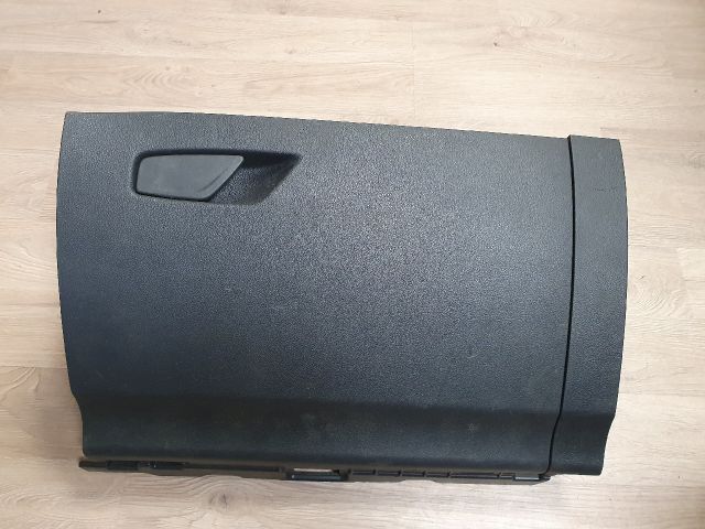 bontott SKODA OCTAVIA IV Kesztyűtartó