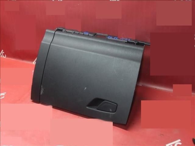 bontott SKODA OCTAVIA IV Kesztyűtartó