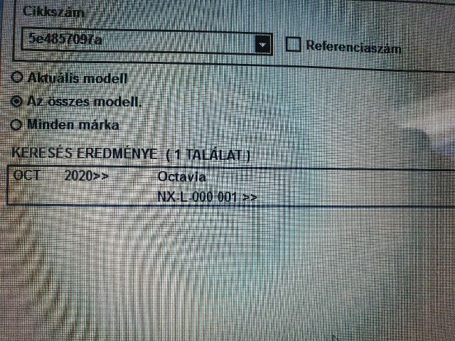 bontott SKODA OCTAVIA IV Kesztyűtartó