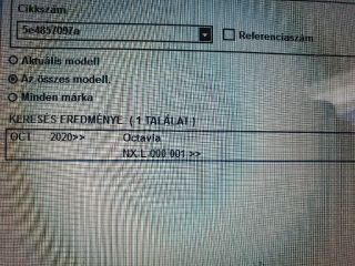 bontott SKODA OCTAVIA IV Kesztyűtartó