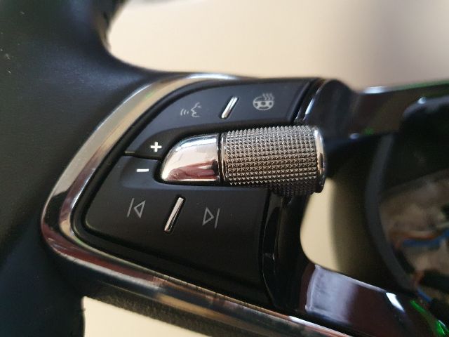 bontott SKODA OCTAVIA IV Kormány