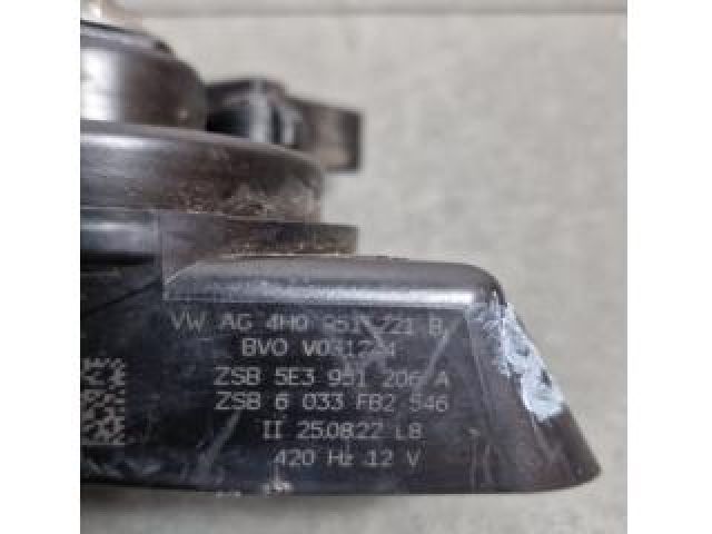 bontott SKODA OCTAVIA IV Kürt