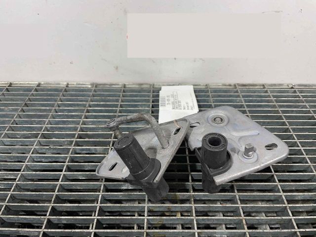 bontott SKODA OCTAVIA IV Motorháztető Zárszerkezet