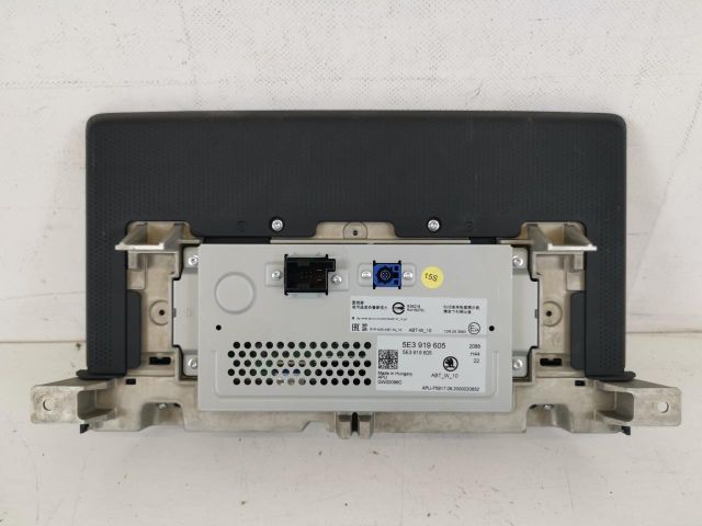 bontott SKODA OCTAVIA IV Navigációs Fejegység